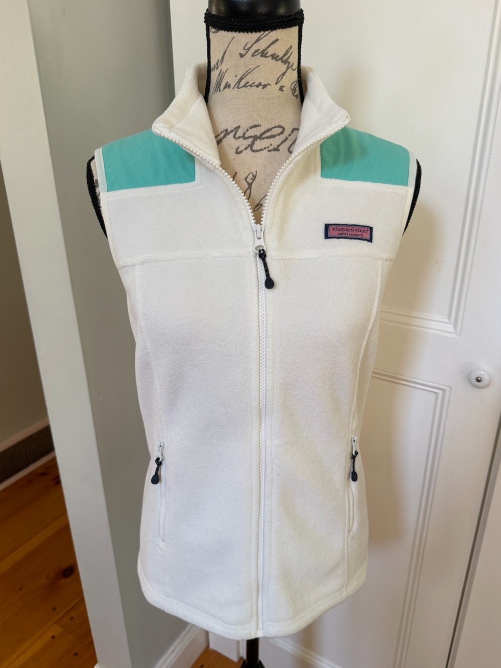 Vineyard Vines Full-Zip White Fleece Vest. Women's Size: S.